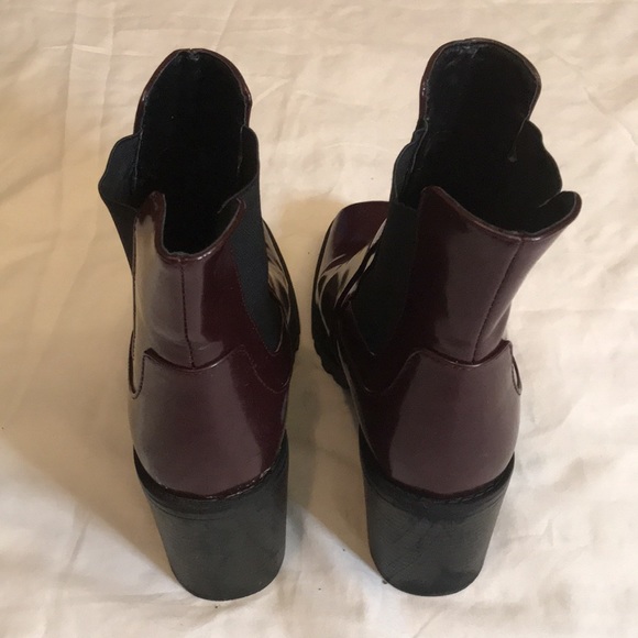 Maroon boots - Picture 3 of 6